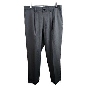 IZOD Golf Mens Chino Pants Size 34x30 Gray Pleated FRont Straight Leg